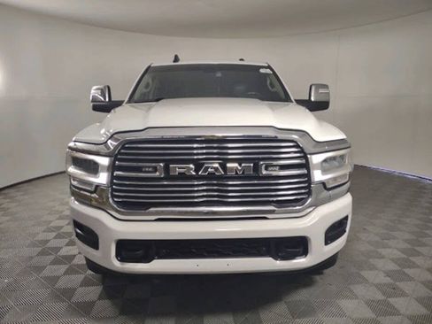 Used 2023 RAM 2500 Laramie AWD/4WD image 2