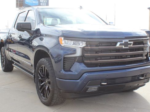 Used 2022 Chevrolet Silverado 1500 High Country w/ High Country Premium Package image 11