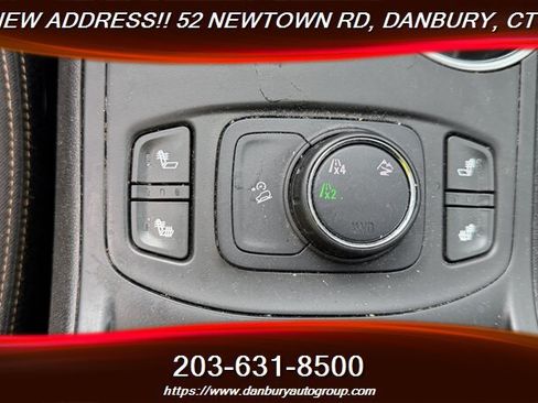 Used 2018 GMC Terrain SLE w/ Driver Convenience Package AWD/4WD image 26