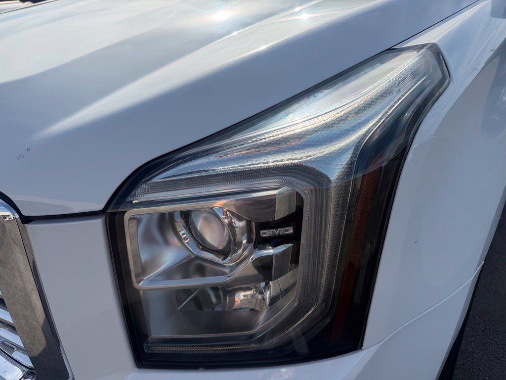 Used 2018 GMC Yukon Denali RWD image 11
