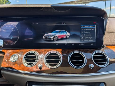 Used 2018 Mercedes-Benz E 300 4MATIC w/ Premium 2 Package image 30