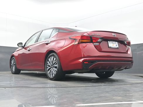 Used 2024 Nissan Altima 2.5 SV image 29