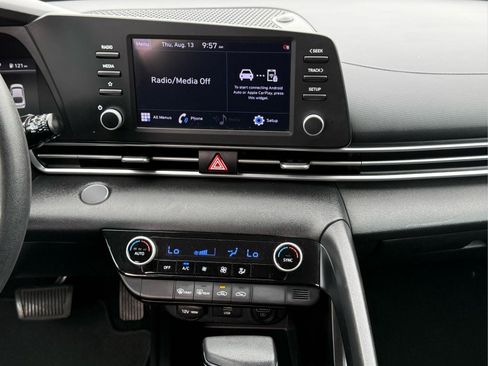 Used 2021 Hyundai Elantra SEL FWD image 17