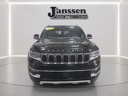 Used 2024 Jeep Wagoneer L Series II w/ Flexible Seating Group image 7