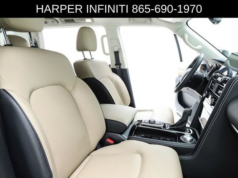 Used 2024 INFINITI QX80 Premium Select w/ Cargo Package image 38
