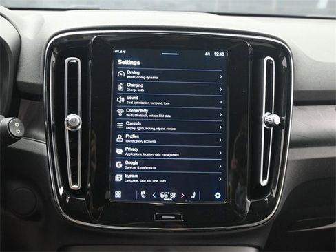 Used 2023 Volvo XC40 Recharge Ultimate image 14