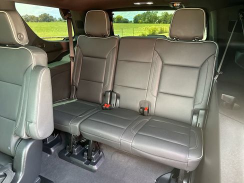 Used 2025 Chevrolet Tahoe Premier AWD/4WD image 25