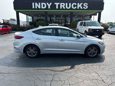 Used 2018 Hyundai Elantra SEL FWD image 1