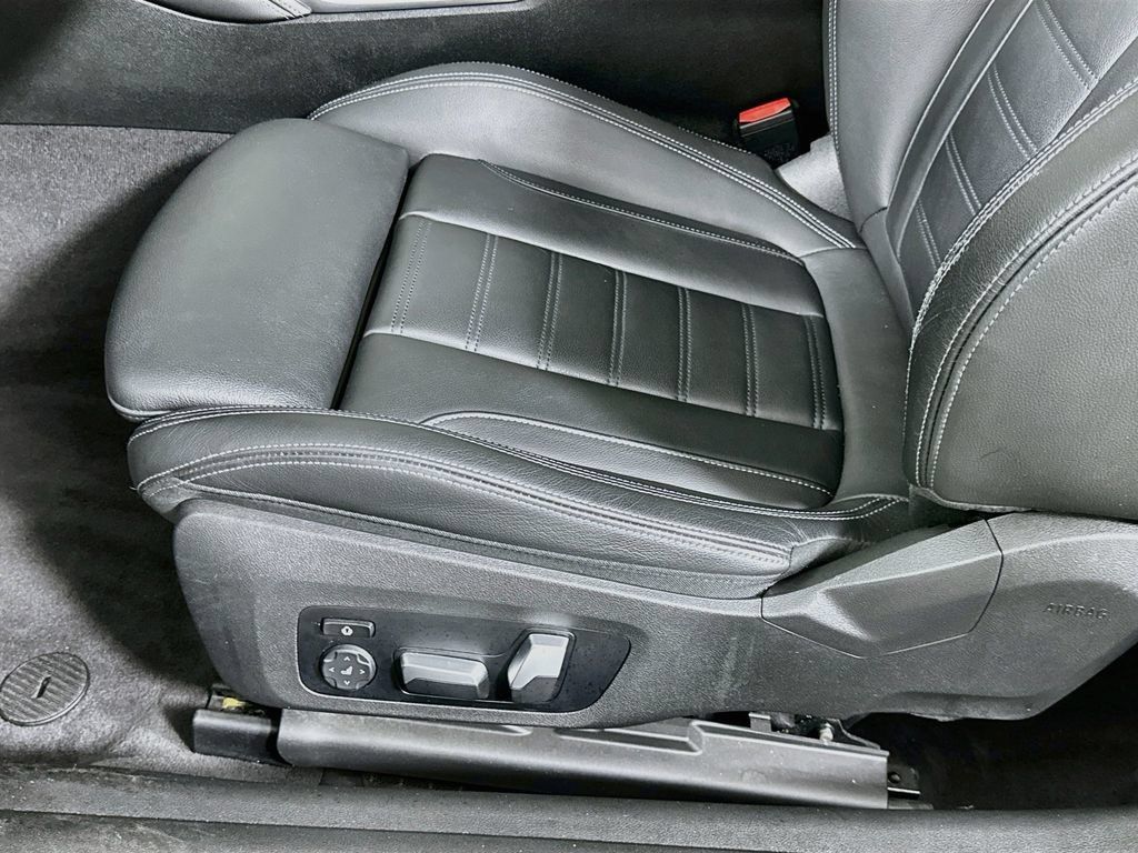 Used 2022 BMW 430i Coupe w/ M Sport Package RWD image 20