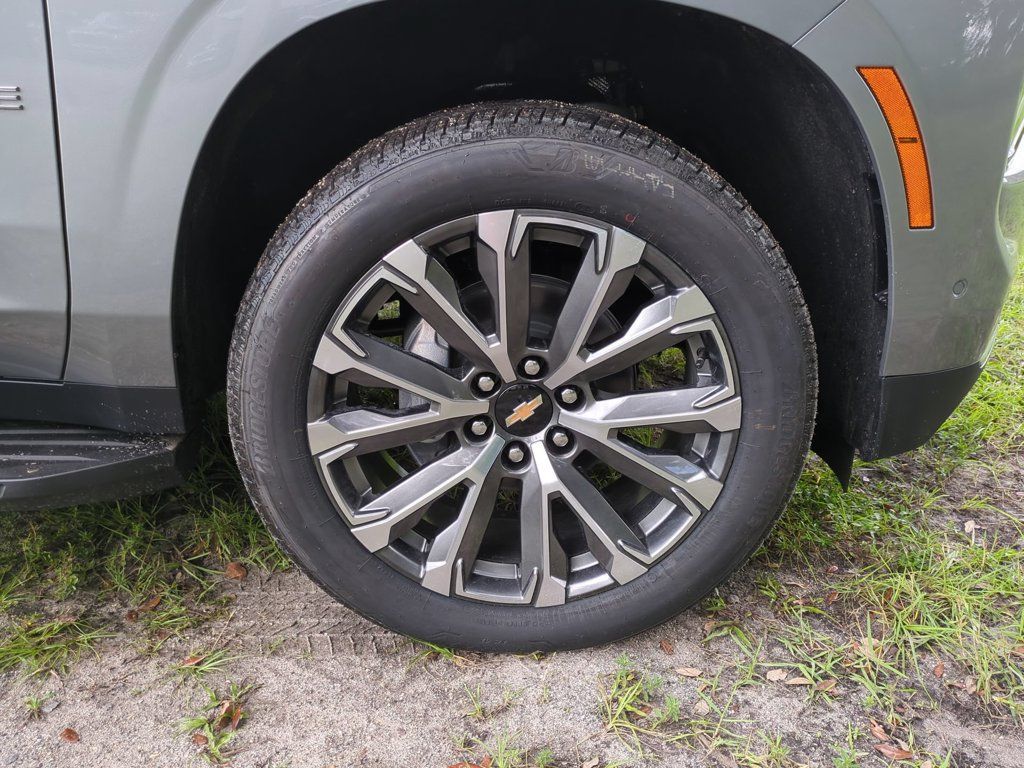 Used 2025 Chevrolet Tahoe High Country RWD image 11