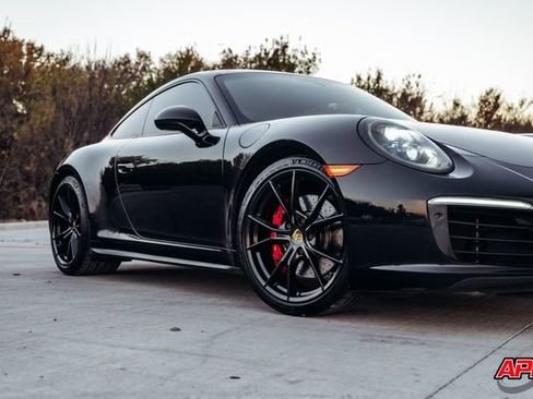 Used 2019 Porsche 911 Carrera 4S image 9