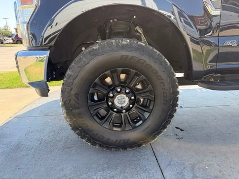 Used 2022 Ford F250 Lariat w/ Tremor Off-Road Package AWD/4WD image 4