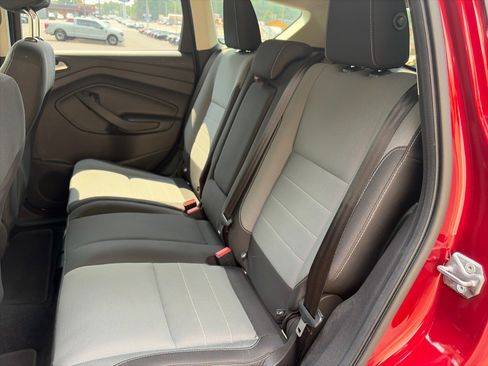 Used 2016 Ford Escape SE w/ Equipment Group 201A AWD/4WD image 11