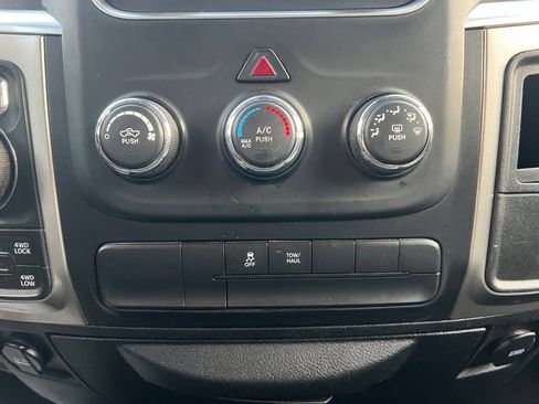 Used 2018 RAM 1500 Classic SLT image 17