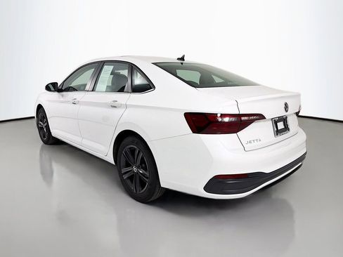 Used 2024 Volkswagen Jetta SE FWD image 5