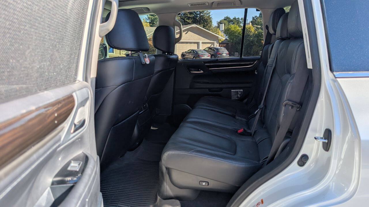 Used 2018 Lexus LX 570 4WD image 21