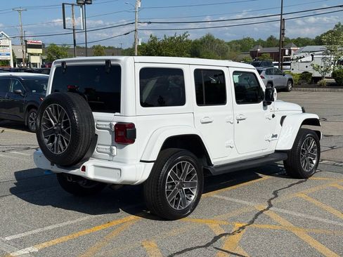 Used 2023 Jeep Wrangler Unlimited Sahara AWD/4WD image 6