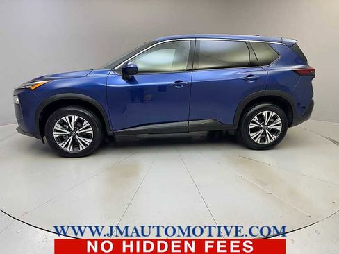 Used 2023 Nissan Rogue SV image 2