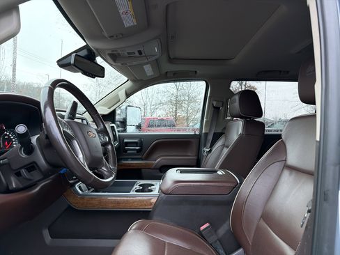 Used 2016 Chevrolet Silverado 2500 High Country image 12