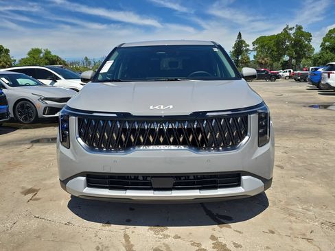 New 2027 Kia Carnival LX FWD image 3