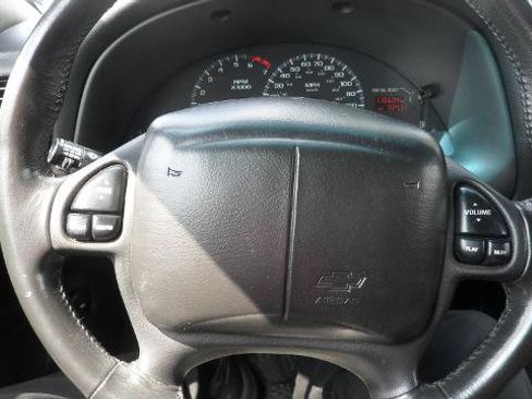 Used 2002 Chevrolet Camaro LT w/ Performance Handling Pkg RWD image 26