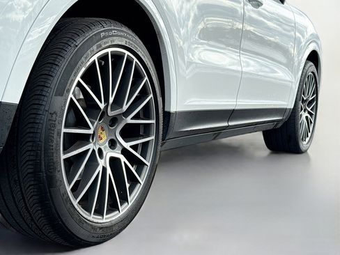 Used 2020 Porsche Cayenne image 15
