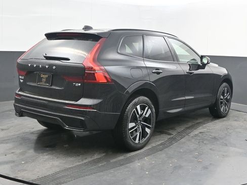New 2026 Volvo XC60 T8 Core w/ Climate Package image 7