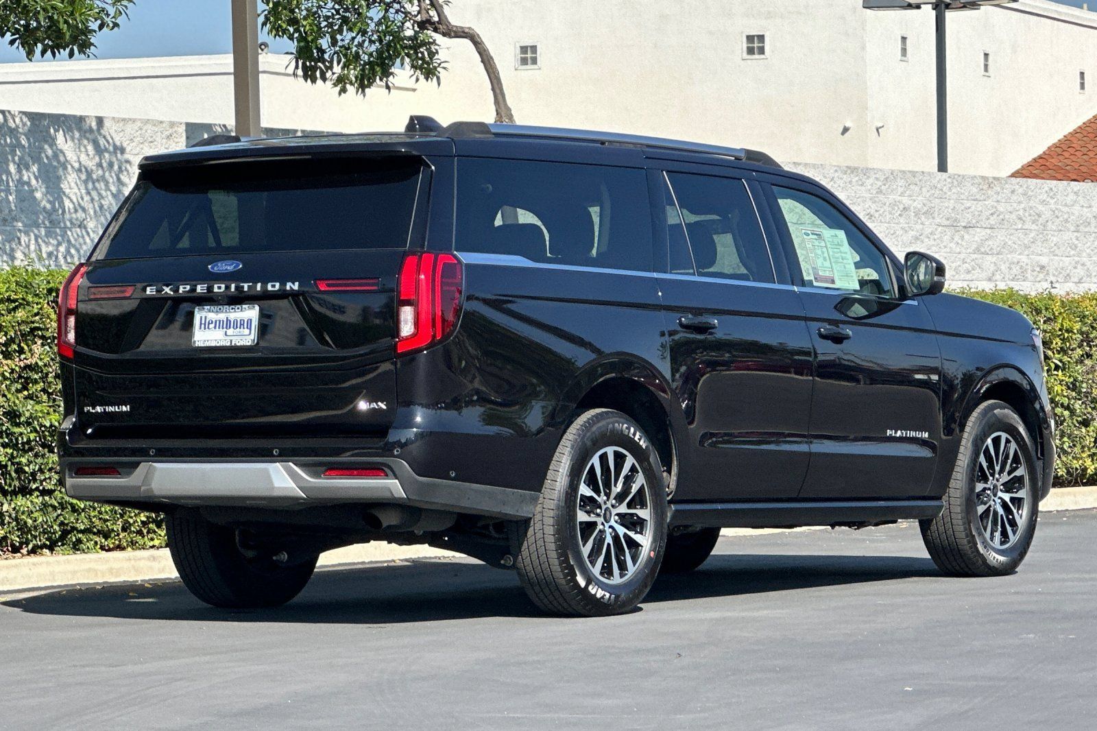 Used 2025 Ford Expedition Max Platinum AWD/4WD image 4