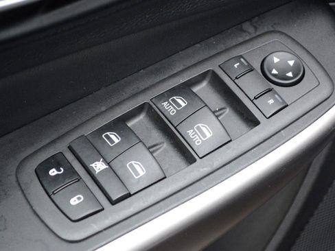 Used 2022 Jeep Cherokee Limited image 21