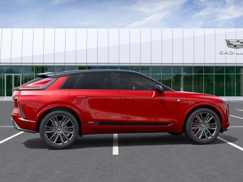 New 2026 Cadillac Lyriq V AWD/4WD image 5