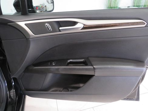 Used 2016 Ford Fusion SE w/ Equipment Group 202A FWD image 22