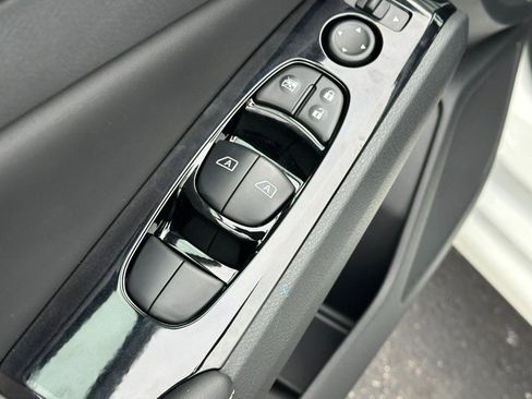 New 2025 Nissan Altima 2.5 SL image 10