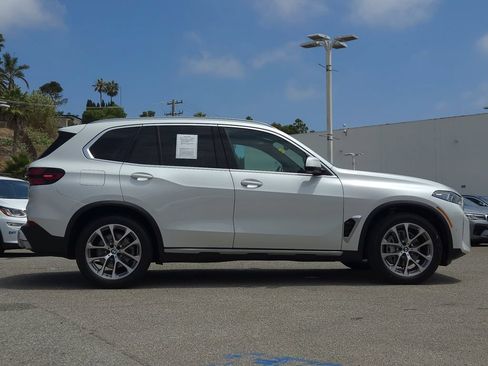 Used 2024 BMW X5 xDrive40i w/ Premium Package AWD/4WD image 4