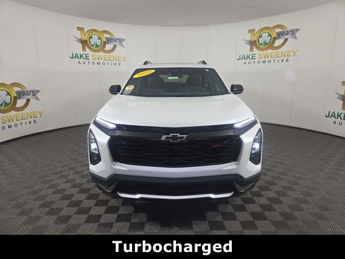 Used 2025 Chevrolet Equinox RS image 2