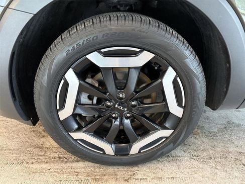 Used 2024 Kia Telluride EX w/ EX Captain's Chair Package AWD/4WD image 19