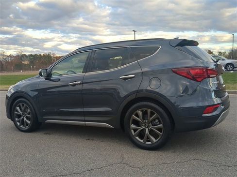 Used 2017 Hyundai Santa Fe Sport image 6