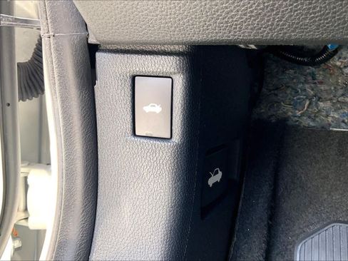 Used 2023 Honda Accord LX image 36