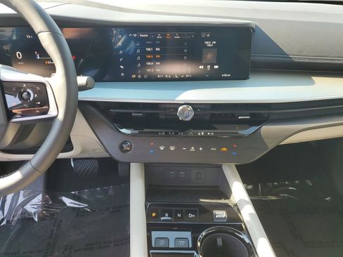 New 2025 Nissan Murano SL image 9