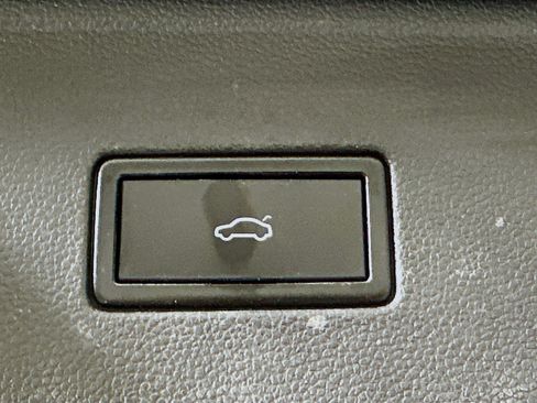 Used 2018 Volkswagen Atlas SEL image 31