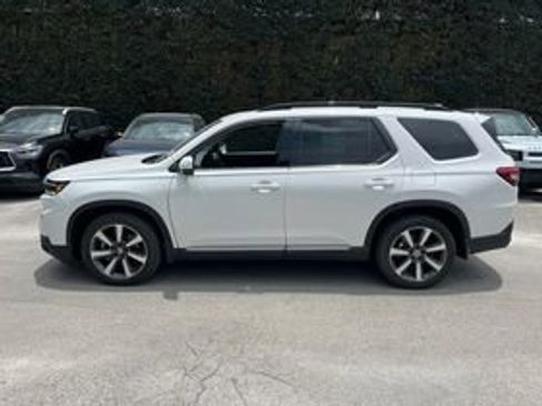 Used 2023 Honda Pilot Elite image 9