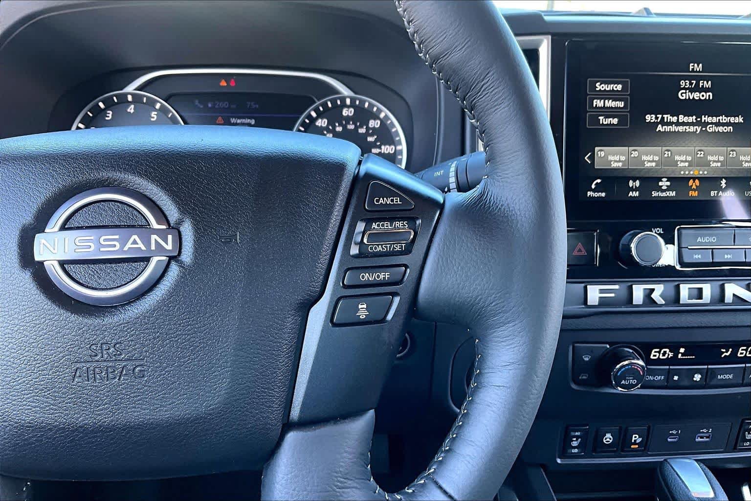 Used 2025 Nissan Frontier SV w/ SV Convenience Package RWD image 25