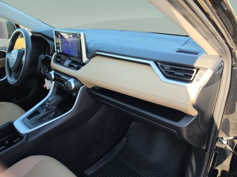 Used 2025 Toyota RAV4 LE image 25