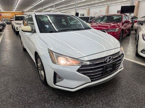 Used 2019 Hyundai Elantra SEL w/ Cargo Package FWD image 4