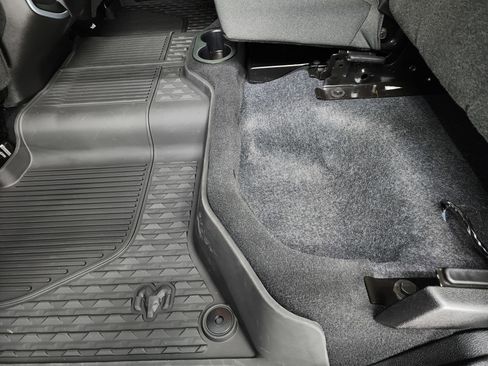 Used 2024 RAM 3500 Big Horn w/ Sport Appearance Package image 40