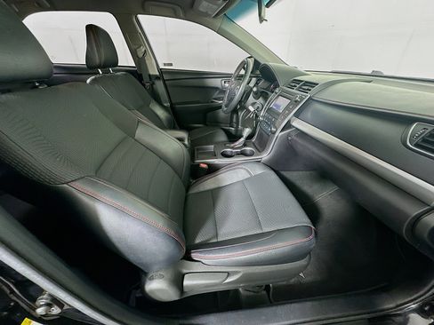 Used 2017 Toyota Camry SE FWD image 28