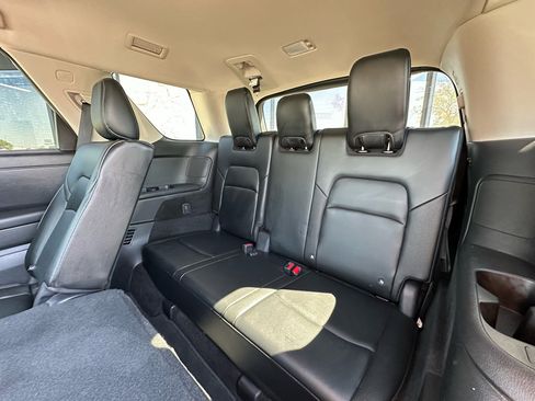 Used 2023 Nissan Pathfinder SL image 15