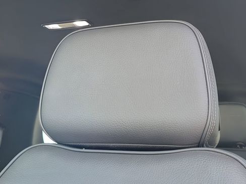 Used 2022 GMC Yukon XL Denali image 13