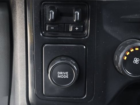Used 2023 Ford F550 2WD Crew Cab Super Duty image 29