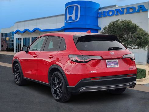 Used 2024 Honda HR-V Sport image 4