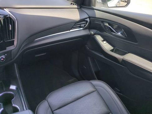 Used 2023 Chevrolet Traverse High Country FWD image 19